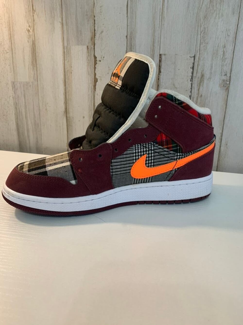 Nike Air Jordan 1 Mid SE GS Plaid Maroon Size 6.5Y No Laces